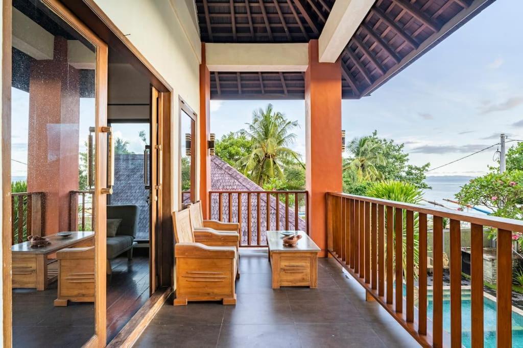 Villa Kenanga In Meninting By The Beach Матарам Экстерьер фото