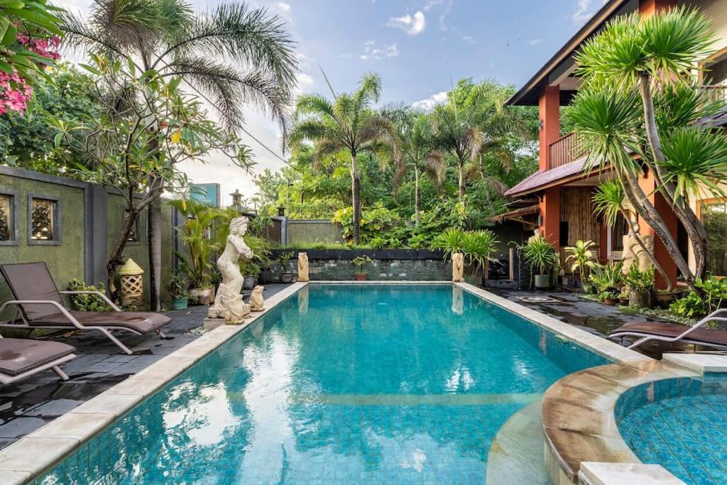 Villa Kenanga In Meninting By The Beach Матарам Экстерьер фото